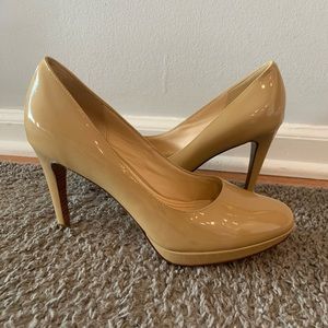 Cole Haan closed toed heels with Nike Air technology size 9.